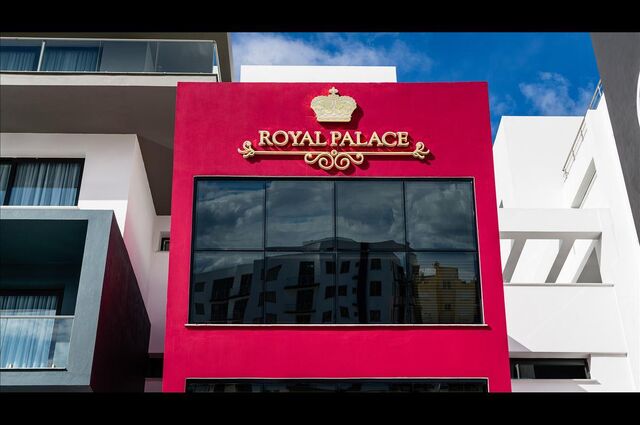 Royal Palace Hotel